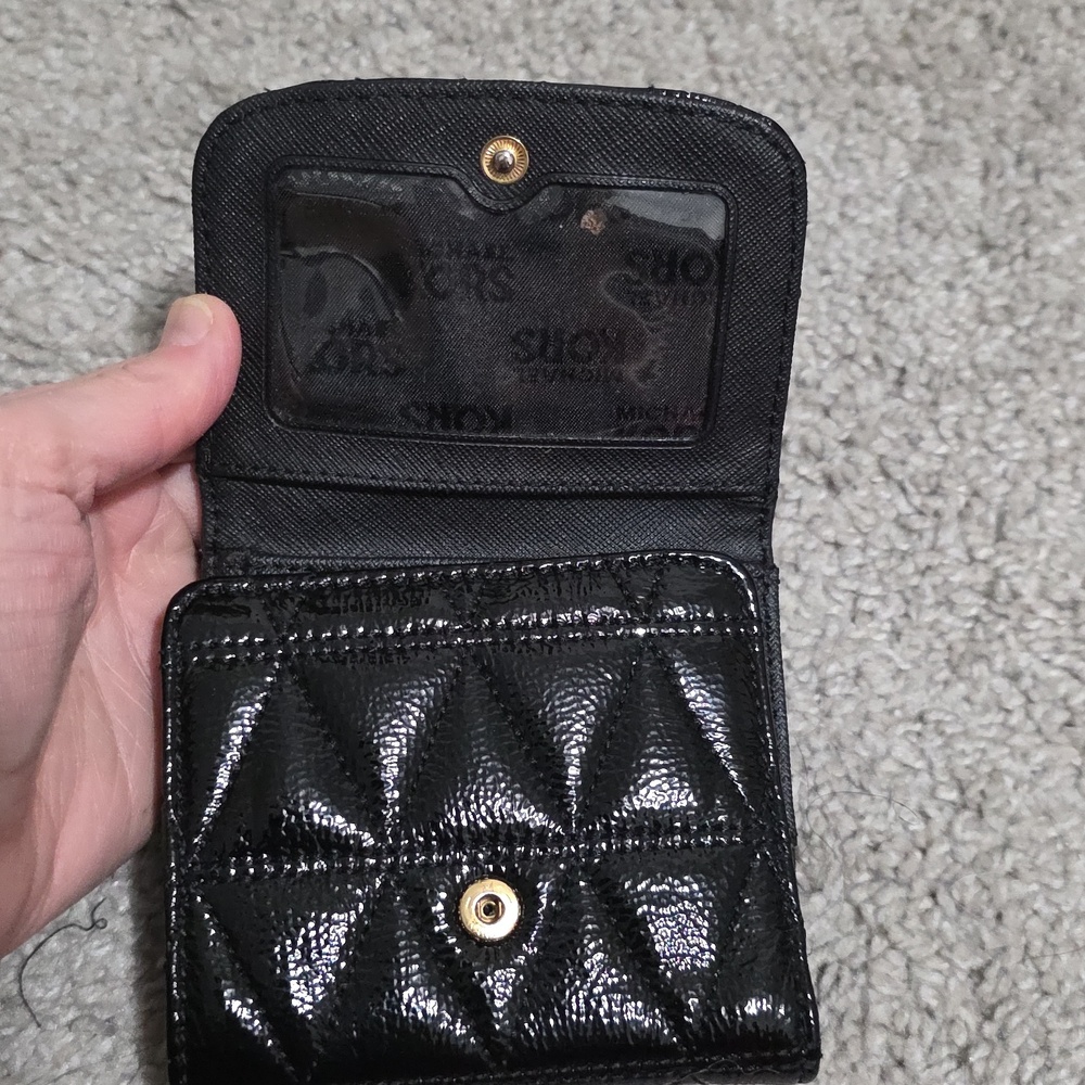 Michael Kors Vivianne Patent Leather Quilted Trifold Coin Wallet Black - Picture 7 of 9